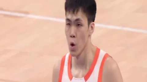 周日夜场焦点：澳超强队前瞻，足球智慧解析，锁定精彩预测！